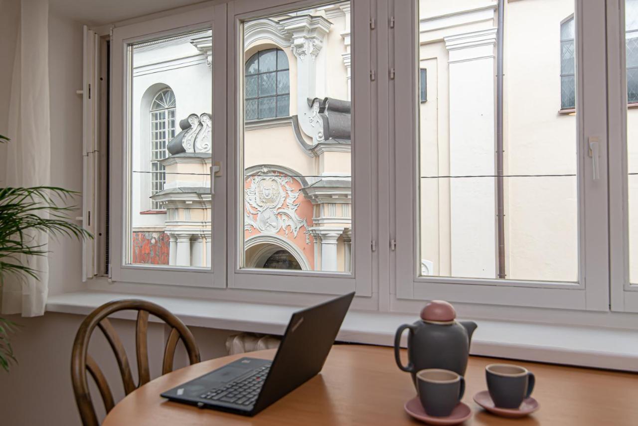 Slow-down, Relax, Take It Easy In Artsy Oasy Apartamento *